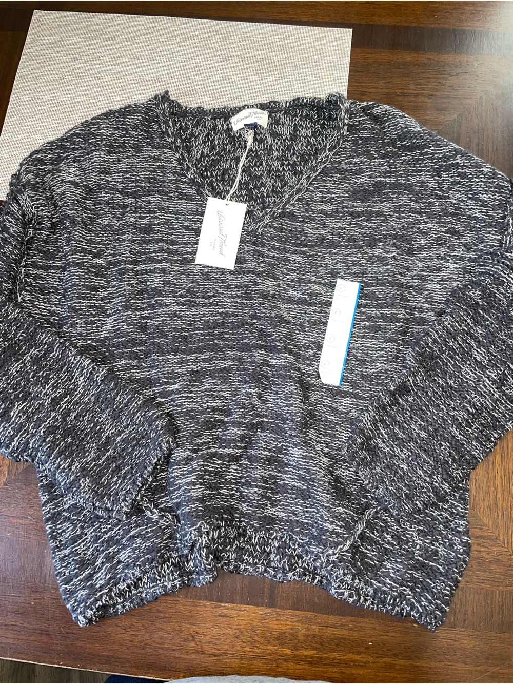 NWT Universal Thread Women’s Large Marled Knit Sweater Black Gray Pullover